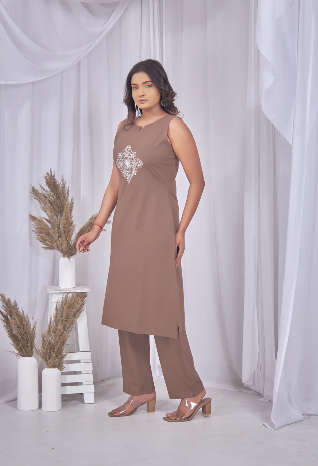 AARI COFFEE BROWN VINTAGE VINE SLEEVELESS SET