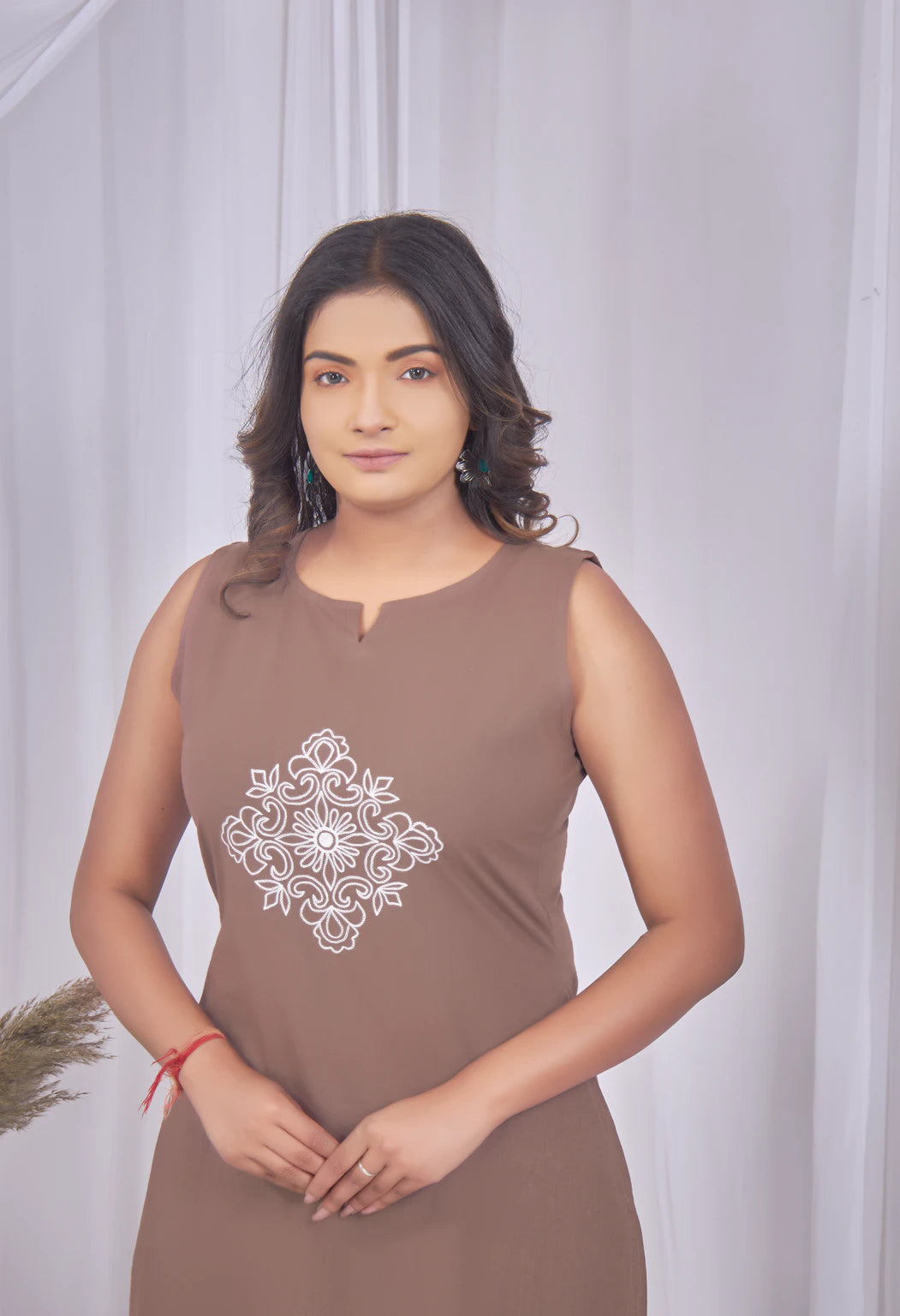 AARI COFFEE BROWN VINTAGE VINE SLEEVELESS SET