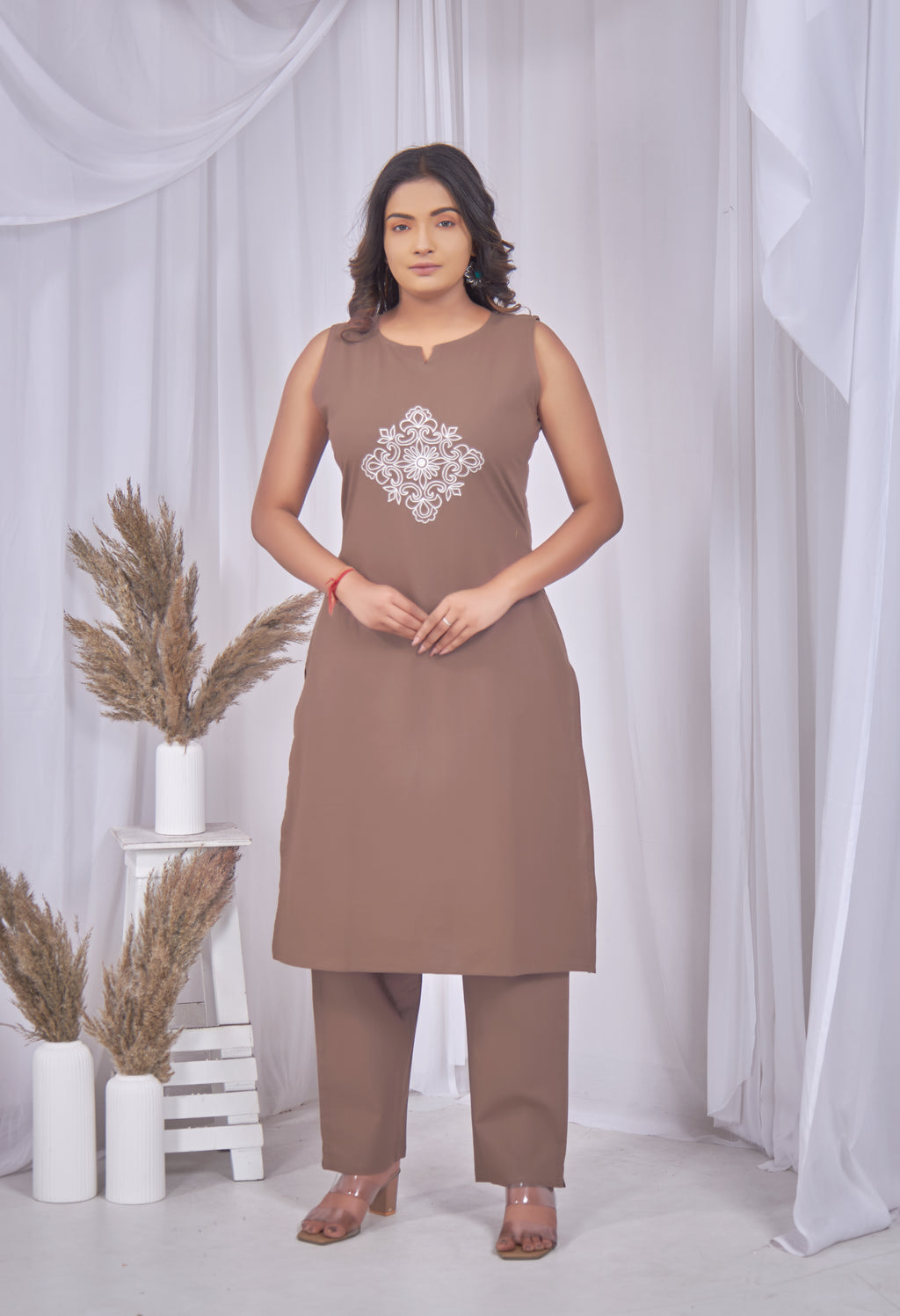 AARI COFFEE BROWN VINTAGE VINE SLEEVELESS SET