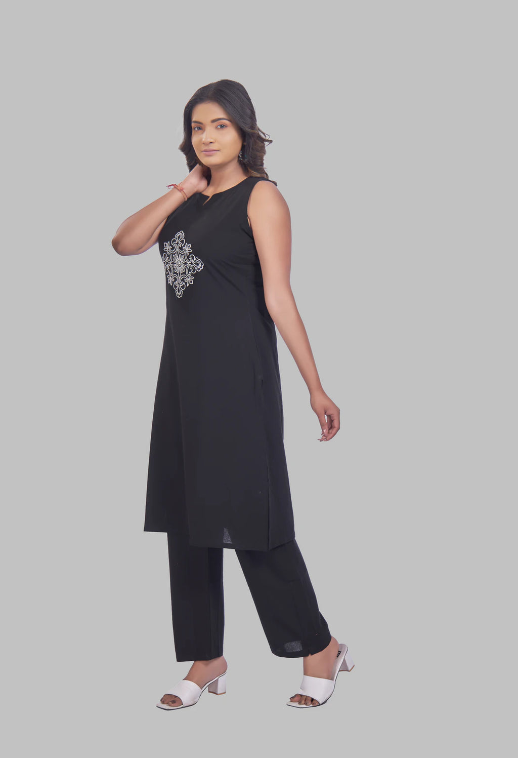 AARI BLACK VINTAGE VINE SLEEVELESS SET
