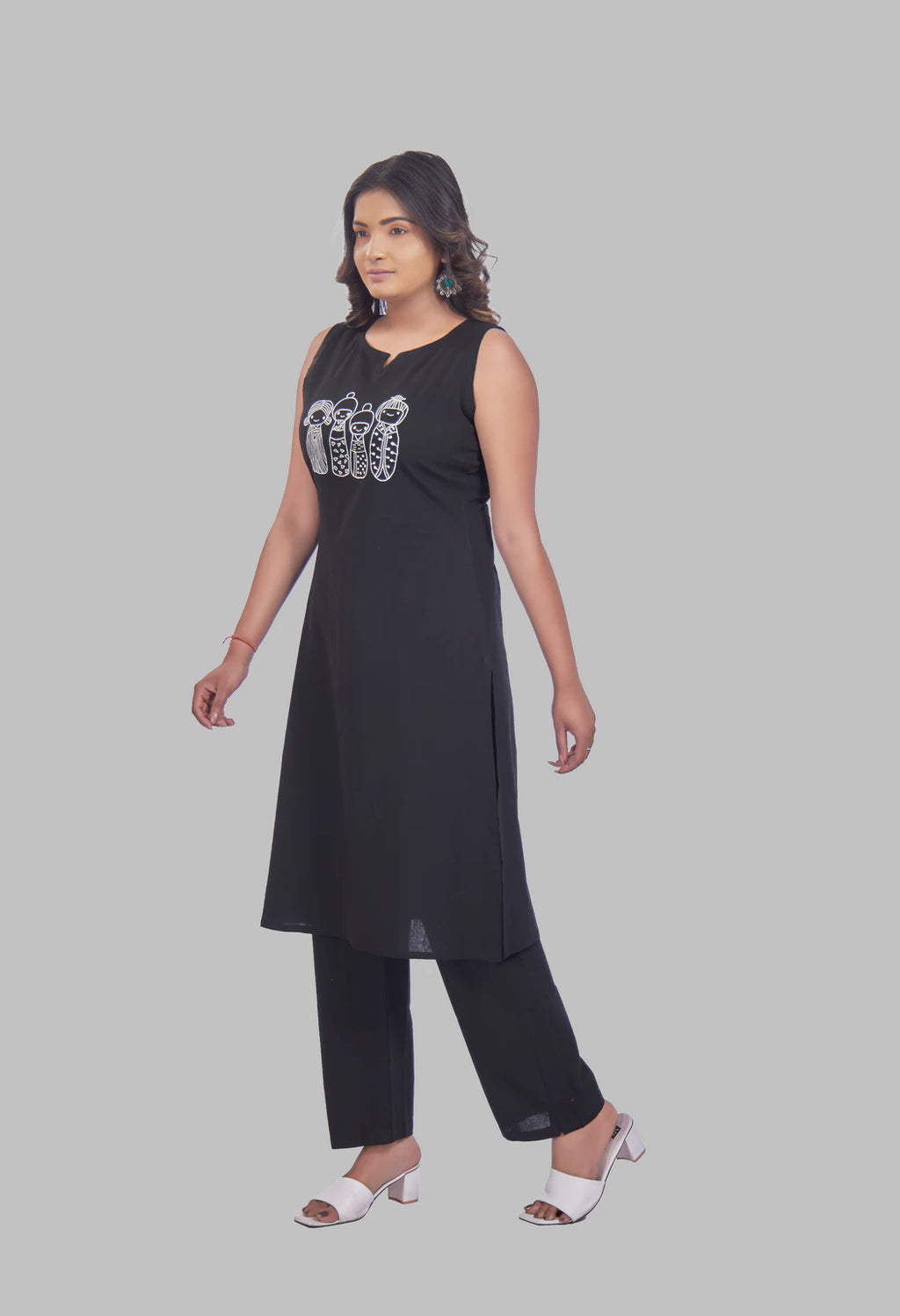 AARI BLACK KUTUMBH SLEEVELESS SET