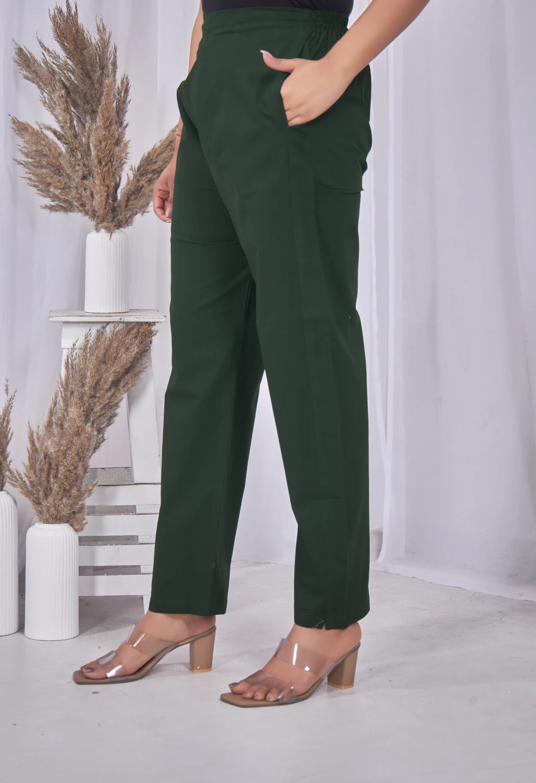 AARI BOTTLE GREEN KUTUMBH SLEEVELESS SET