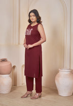 AARI MAROON KUTUMBH SLEEVELESS SET