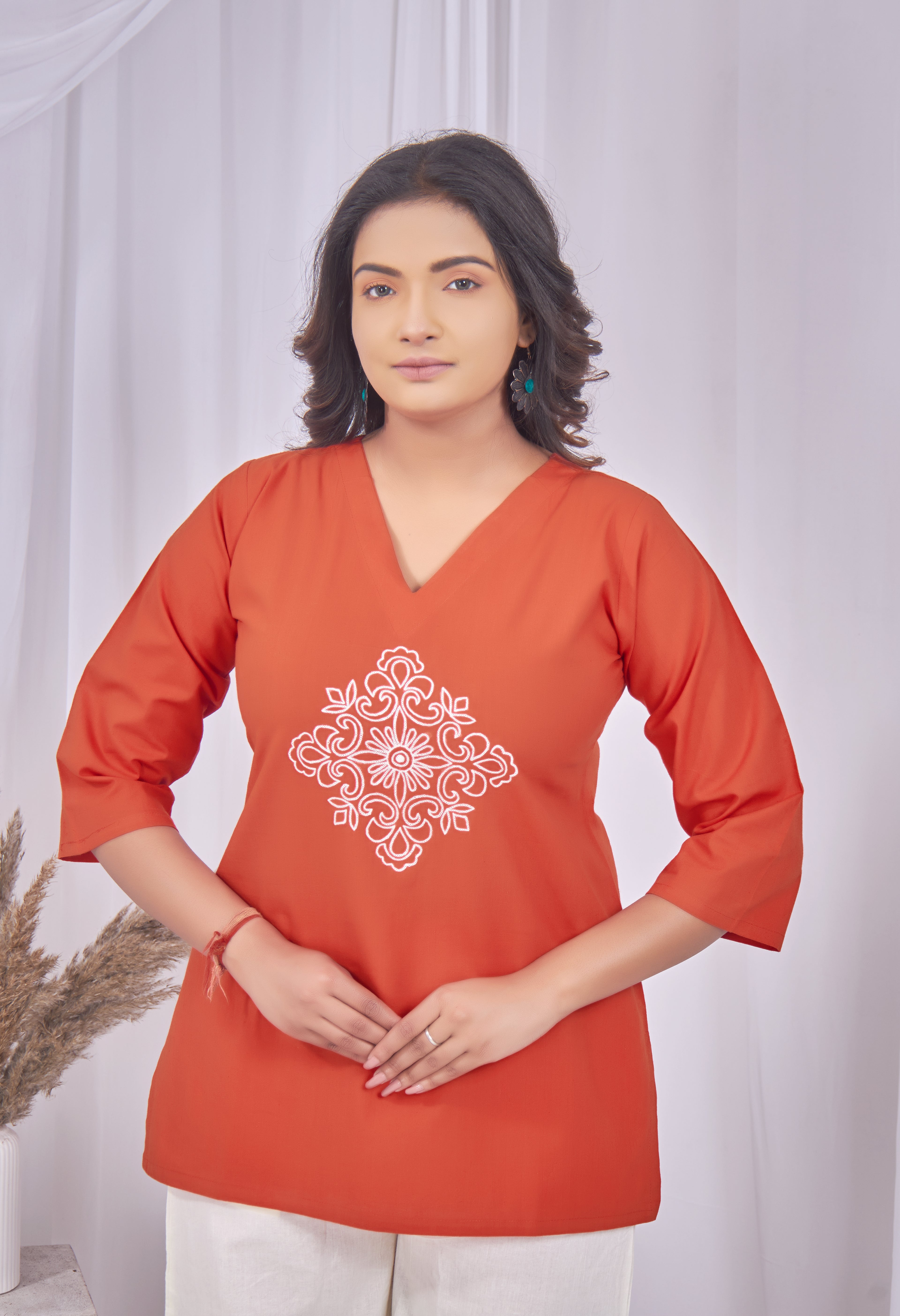VINTAGE VINE ORANGE RUST AARI SUMMER SHORT KURTA