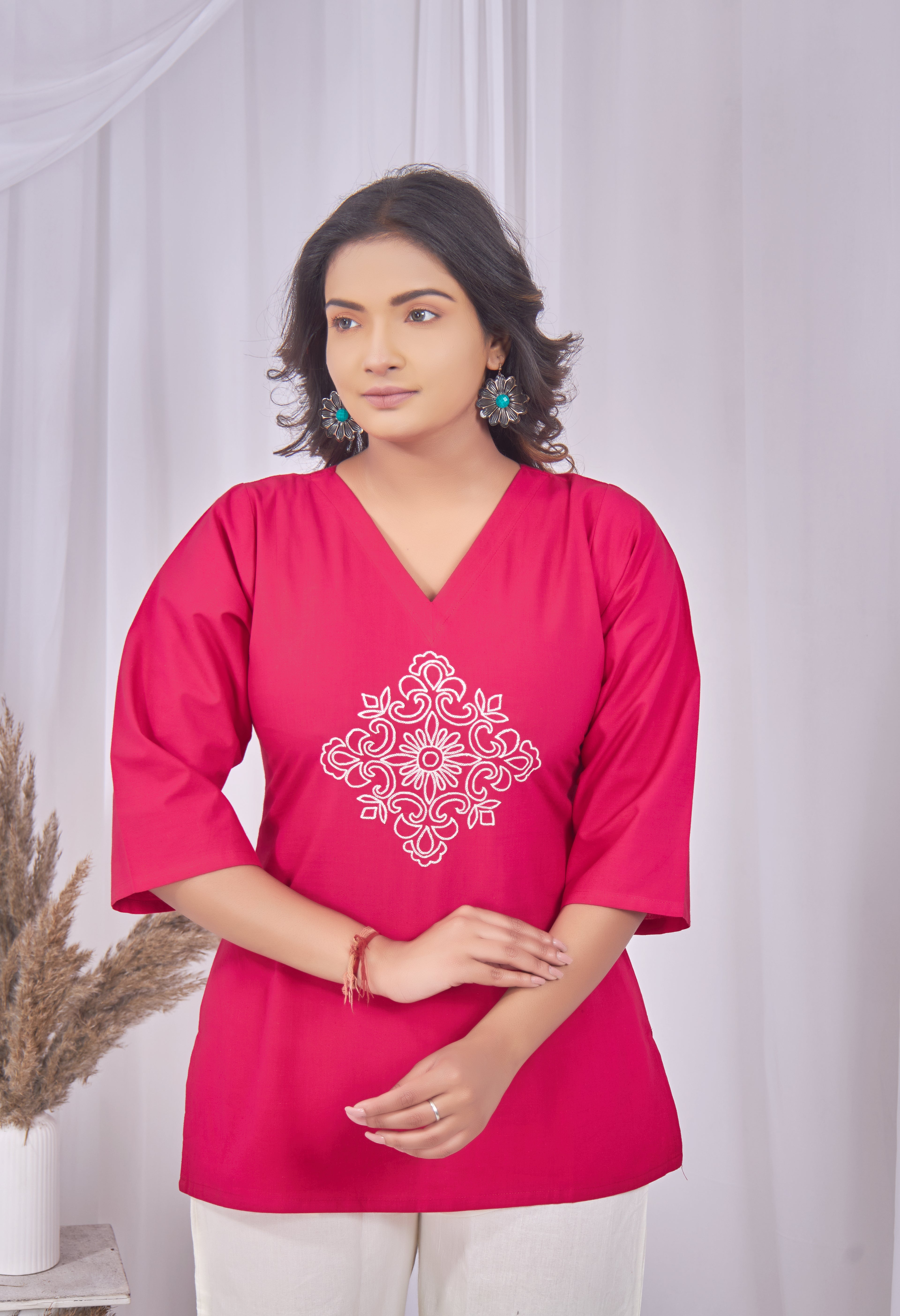 VINTAGE VINE HOT PINK AARI SUMMER SHORT KURTA